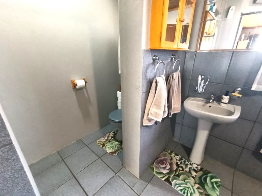 3 Bedroom Property for Sale in Langenhovenpark Free State